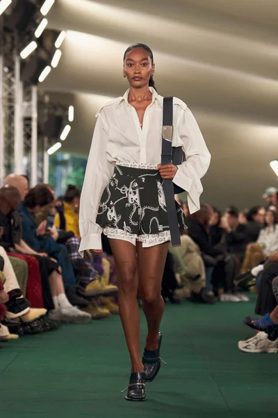 Look 8